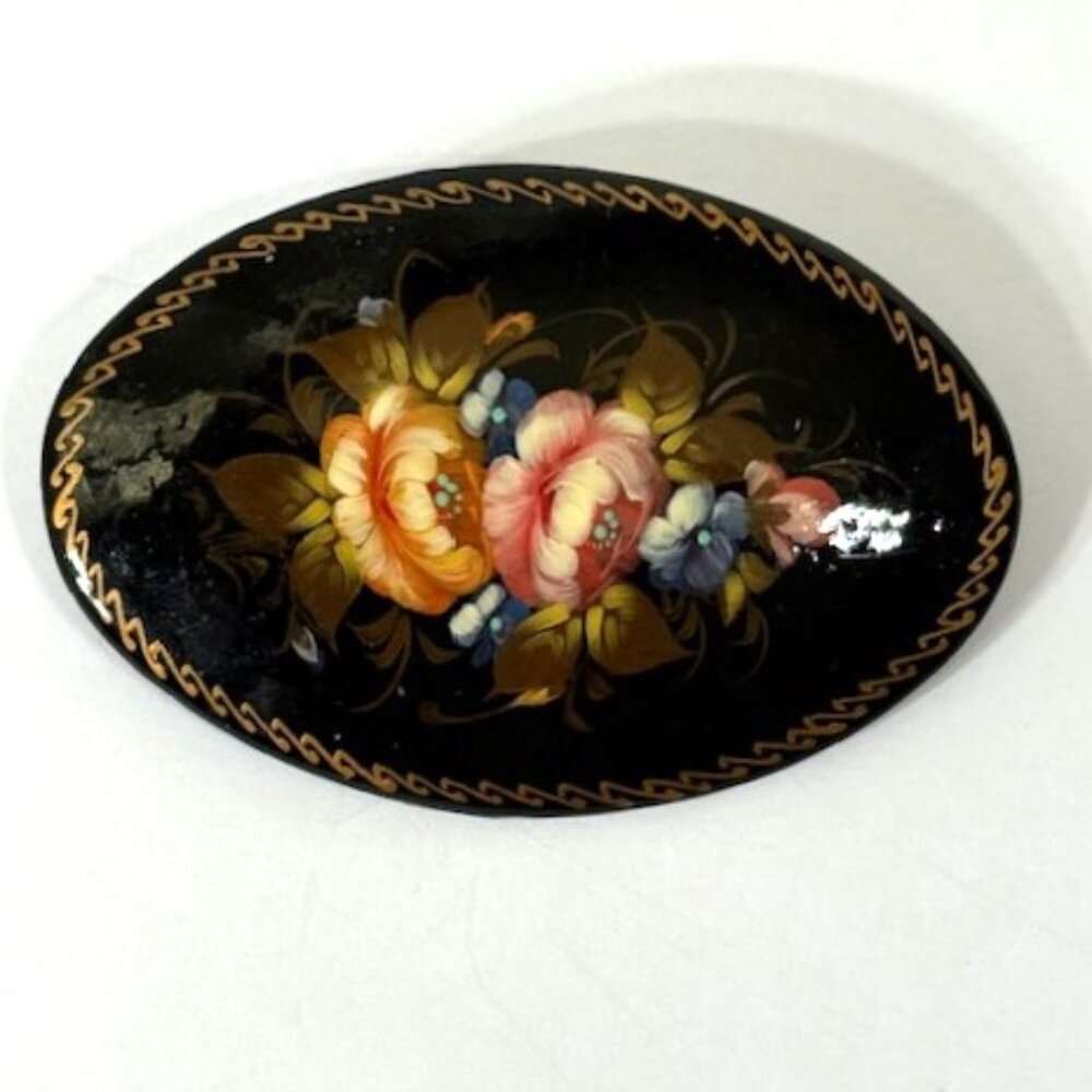 Vintage signed Russian Fedoskino black lacquer papier mache brooch/pin.